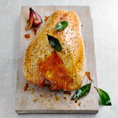 Medium Turkey Breast Crown with Prime Wing
