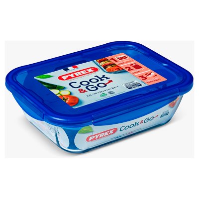 Pyrex Cook & Go Glass Rectangular Dish with Plastic Lid, 3.3L, Clear